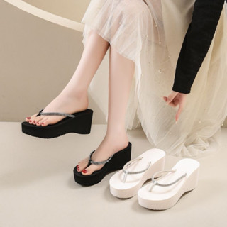 Nathava - รองเท้าหูหนีบสายเพชร พื้นนุ่มเบาสบาย ส้นสูง 8 ซม.