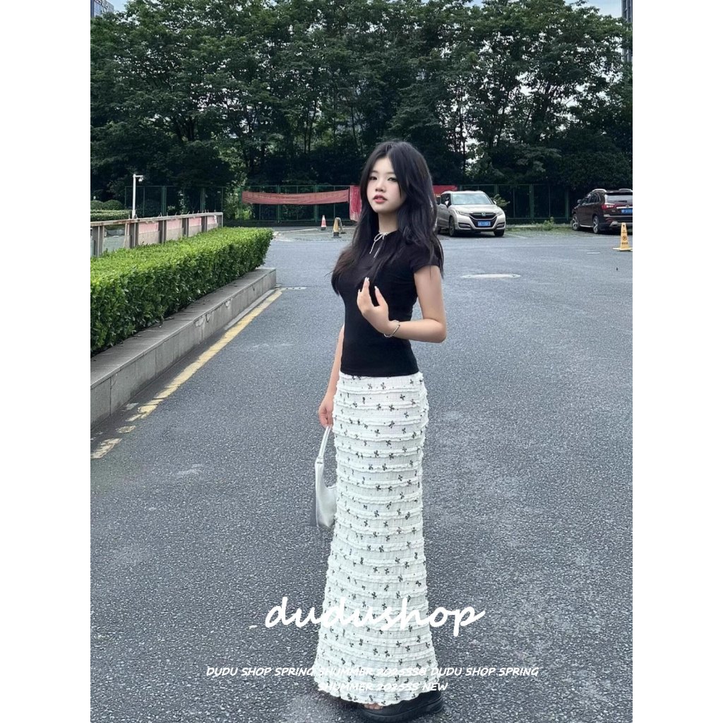 กระโปรงยาวสีขาว กระโปรงยาวลายดอกไม้ ทรงหางปลา กระโปรงยาวทรงเข้ารูป เอวสูง ทรงเข้ารูป สไตล์เกาหลี 2025