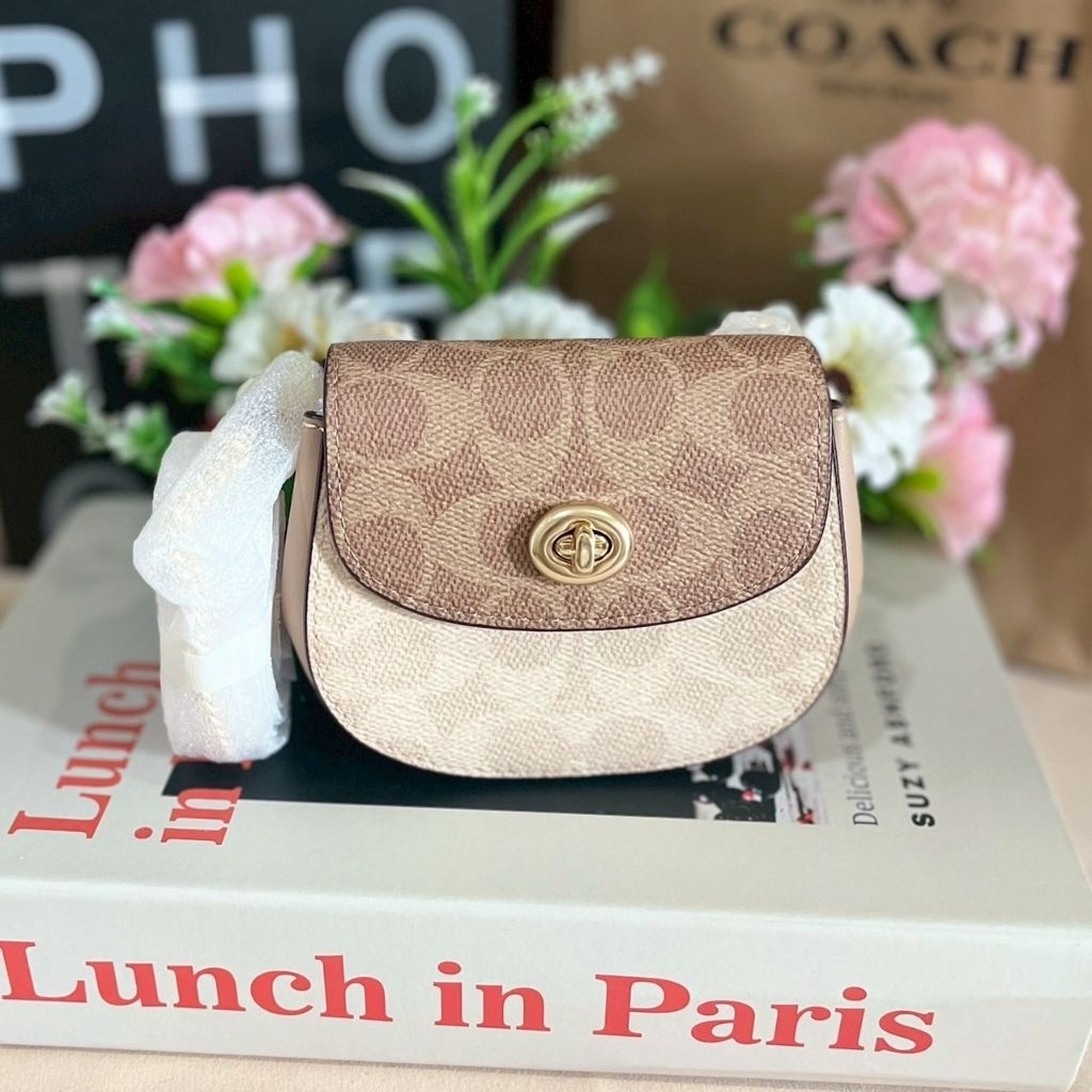 COACH Turnlock Card Case in Nappa Leather CZ474