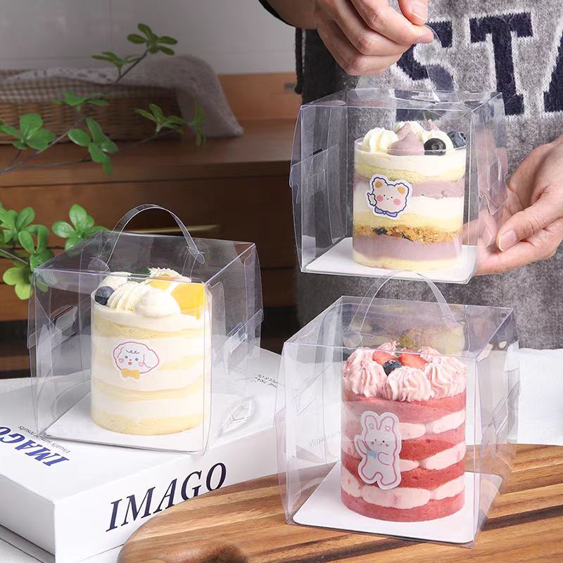 GIFT กล่องใส ใส่เค้ก ขนมคัพเค้ก กล่องทรงสี่เหลี่ยม พร้อมฐานรอง