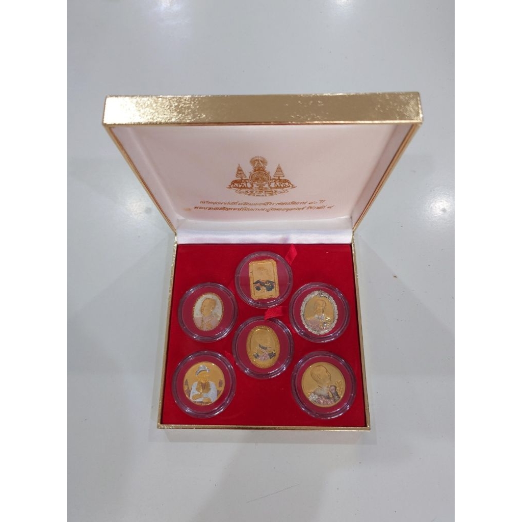 เหรียญที่ระลึก ร.5 รัชกาลที่5 เนื้อโลหะชุบสามกษัตริย์ ชุด 6เหรียญ กล่องที่ระลึกฉลองสิริราชสมบัติ 50ป
