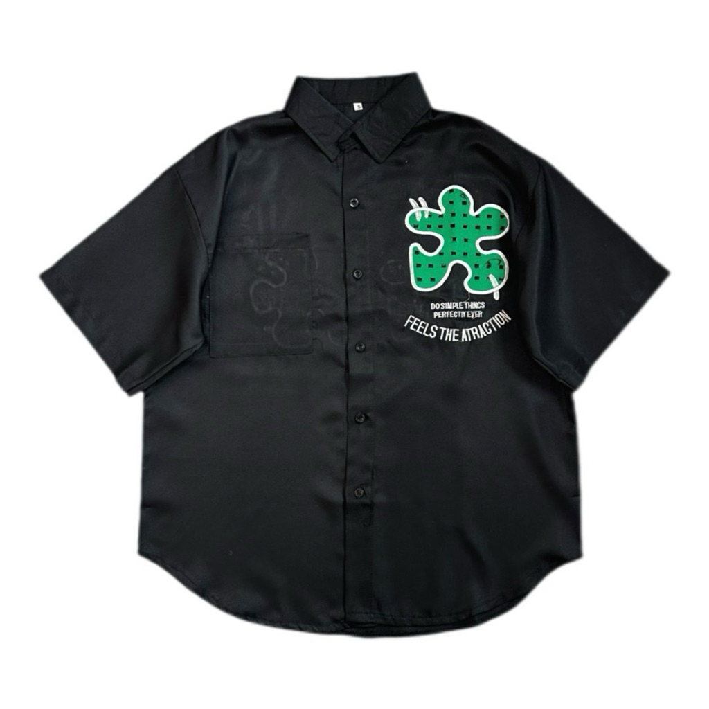[Nnod shop’] เสื้อเชิ้ตคอปกแขนสั้นสีดำ ปักลายหน้าหลัง สตรีท เกาหลี มินิมอล