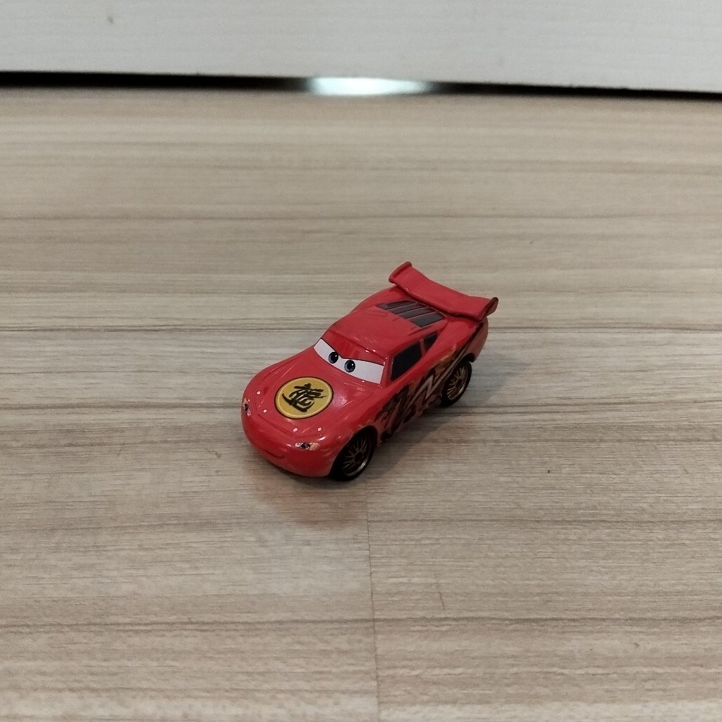 💥Disney Pixar Cars Lightning McQueen💥
