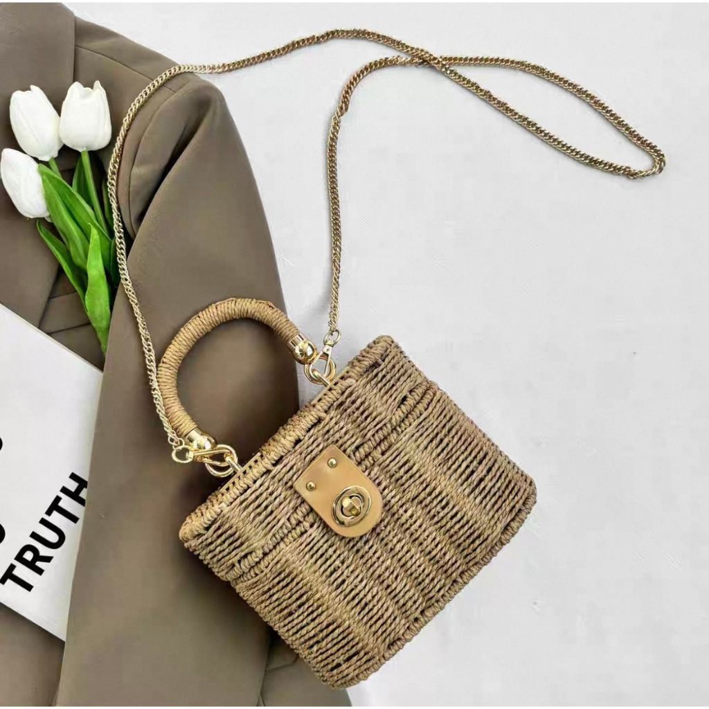 B379) New Xiaoxiangfeng crossbody carrying dual-use casual woven bag small round box grass woven beach bag
