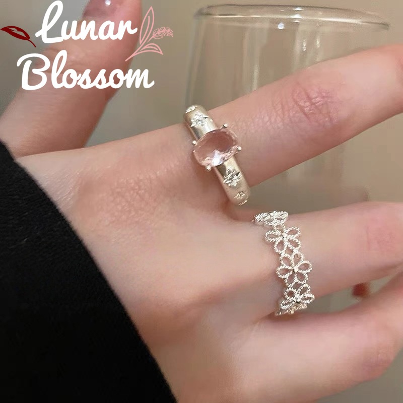 Lunar Blossom✨แหวนแฟชั่นสไตล์เกาหลี✨ของขวัญ มินิมอลแหวนผู้หญิง ทรงเรขาคณิต มีให้เลือกหลากหลายสไตล์