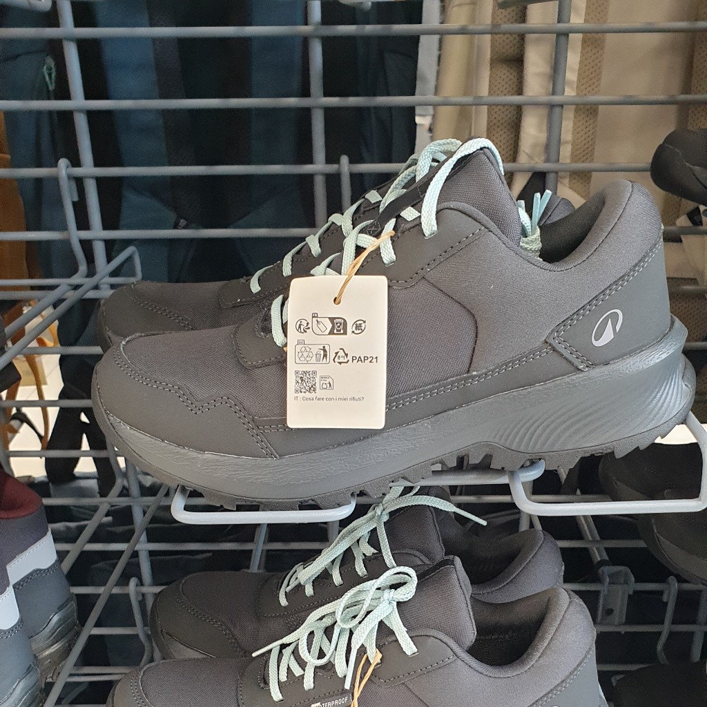 DECATHLON | รองเท้าเดินป่ากันน้ำสำหรับผู้หญิง QUECHUA รุ่น NH100