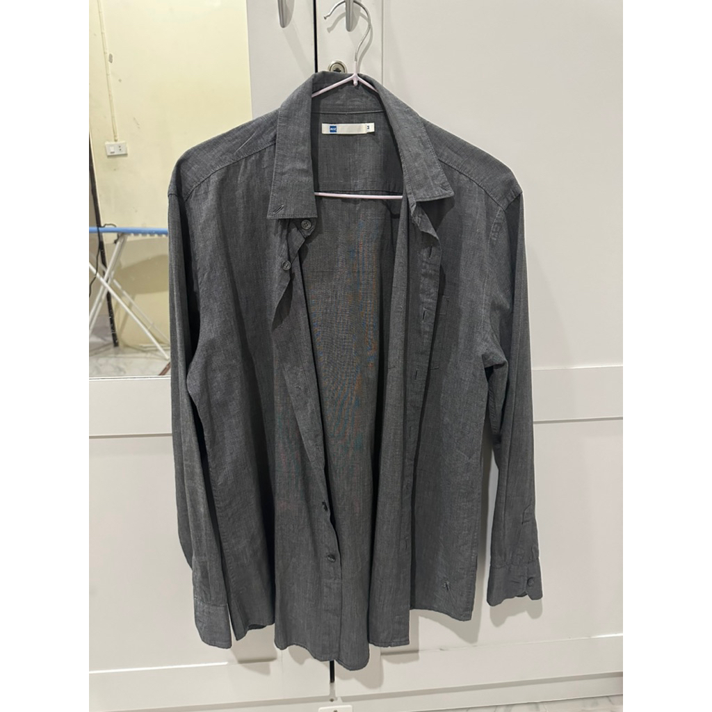 เสื้อเชิ้ตผู้ชาย AIIZ มือสอง