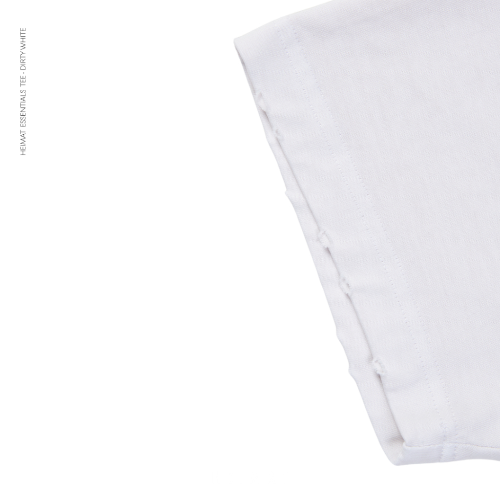 HEIMAT ESSENTIALS 1.0 TEE – DIRTY WHITE – เสื้อยืดคอกลมทรง boxy ราคา ถูกที่สุด ดีลบีเคเค แกลเลอรีภาพที่ 7