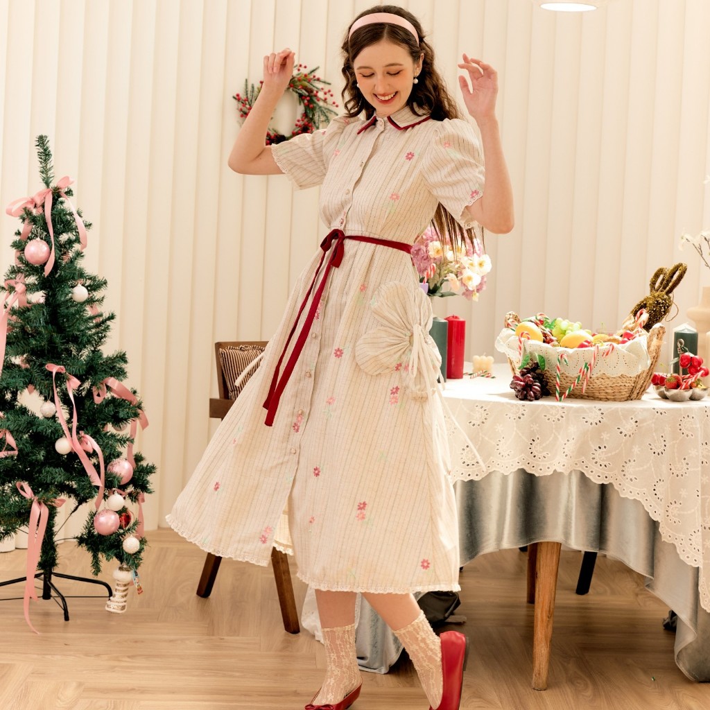 LINENNE - Hydrena Dress ( เดรสแต่งข้างดอกไม้ )