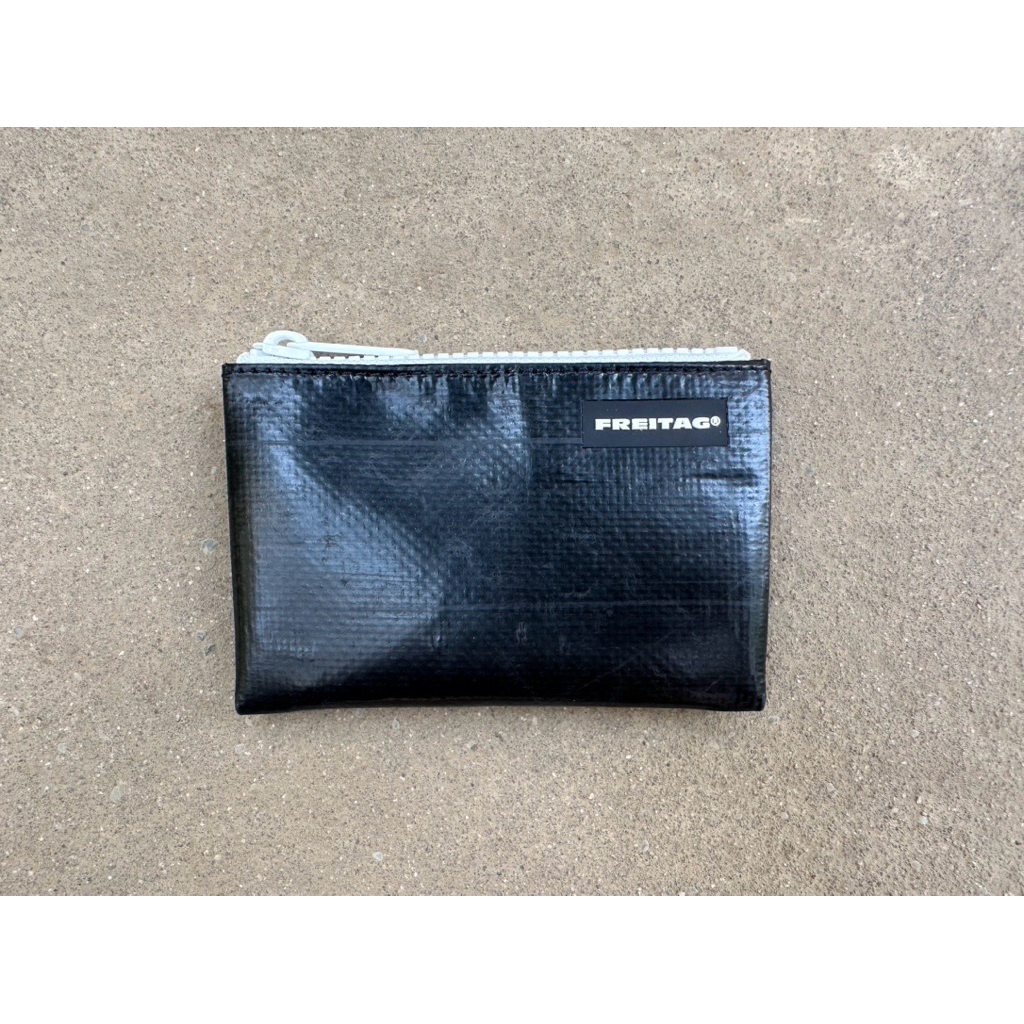 F05 Blair ดำล้วน เกร็ดสวยๆ