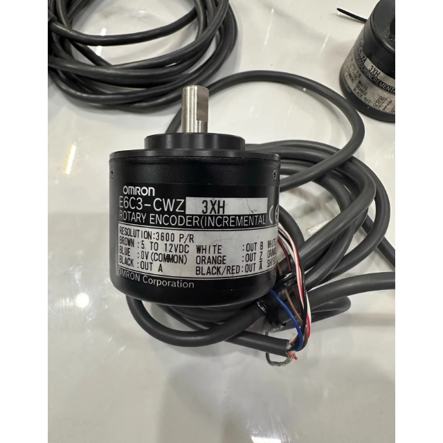 OMRON โรตารีเอ็นโคเดอร์ E6C3-CWZ3XH 3600P/R