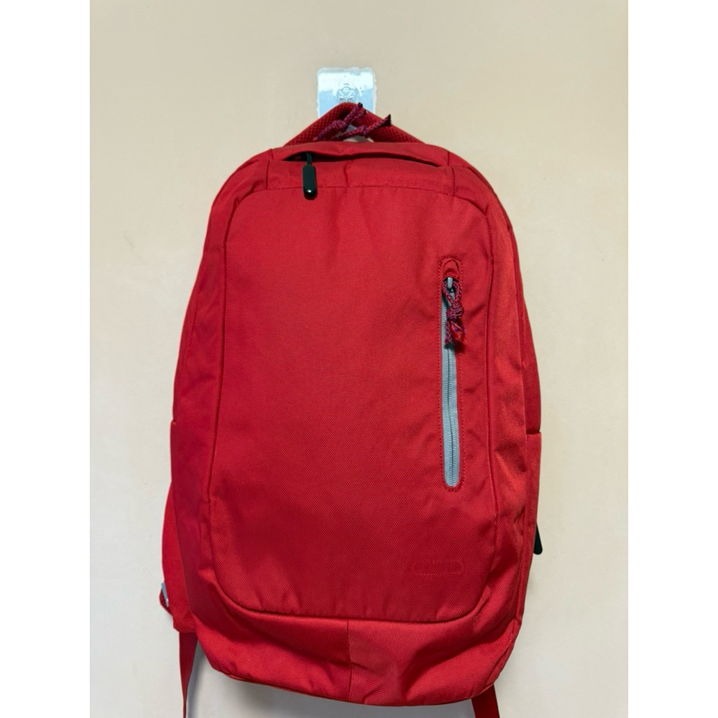 กระเป๋า incase สีแดงสด