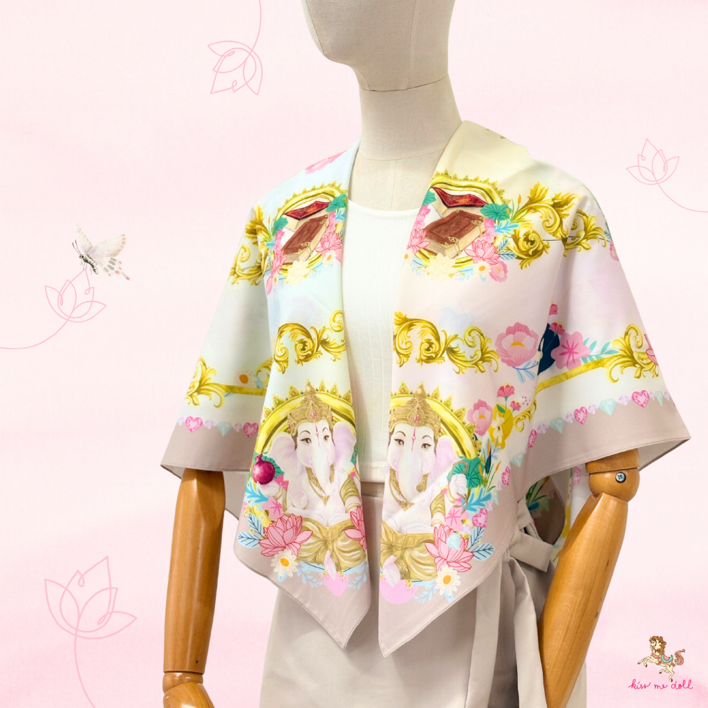 Kiss Me Doll إيشارب بنقشة هندية — مجموعة 2025 — صورة 6
