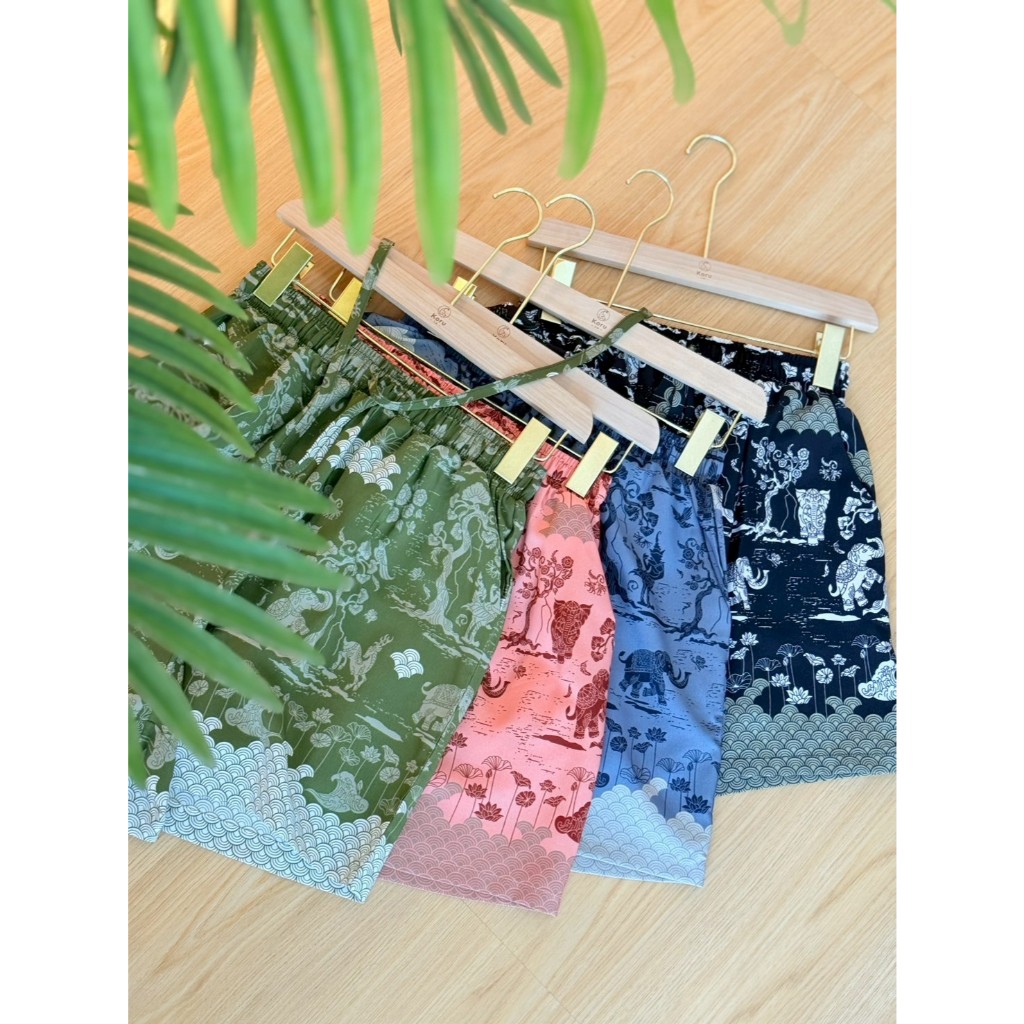 KORU กางเกงขาสั้น ลายช้างหิมพานต์