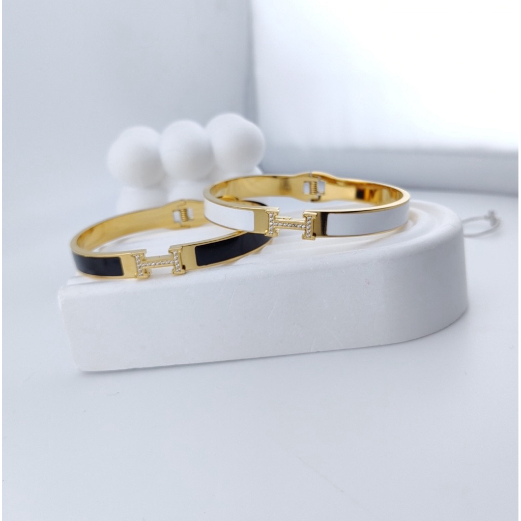 🌟 กำไล H สแตนเลสสตีลสุดหรู 🔥 BL001 | แถมกล่องฟรี 🎁 - Nananie