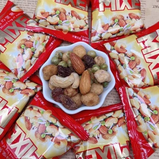 ถั่วรวม ตราเดมี่ Mixed Nuts Demy Brand