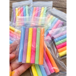 ชอล์กสี 6 แท่ง สำหรับเขียนกระดานดำ