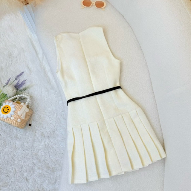 [LISA] A1101 ชุดเดรสกระโปรงคอกลมแขนกุดแต่งสายเข็มขัดหนังดอกไม้ ลุคคุณหนู ใส่เที่ยว คาเฟ่ ดินเนอร์ - รูปที่ 3