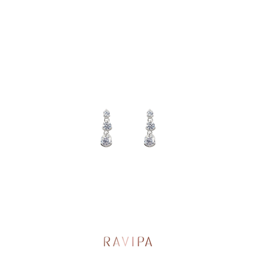 Ravipa | Triple Round Essential Diamond Earrings - ต่างหู