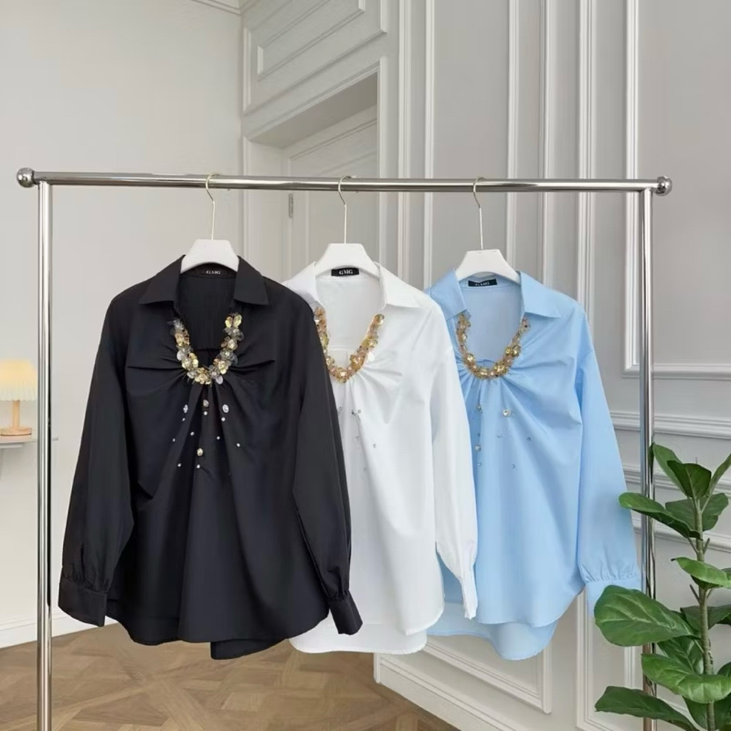 พร้อมส่ง‼️ GMG เสื้อเชิ้ตแขนยาว ผ้าคอตตอน ทรงเสื้อคอปก ดีเทลปักเลื่อมสีทองใส เรียงเป็นลวดลายโค้ง