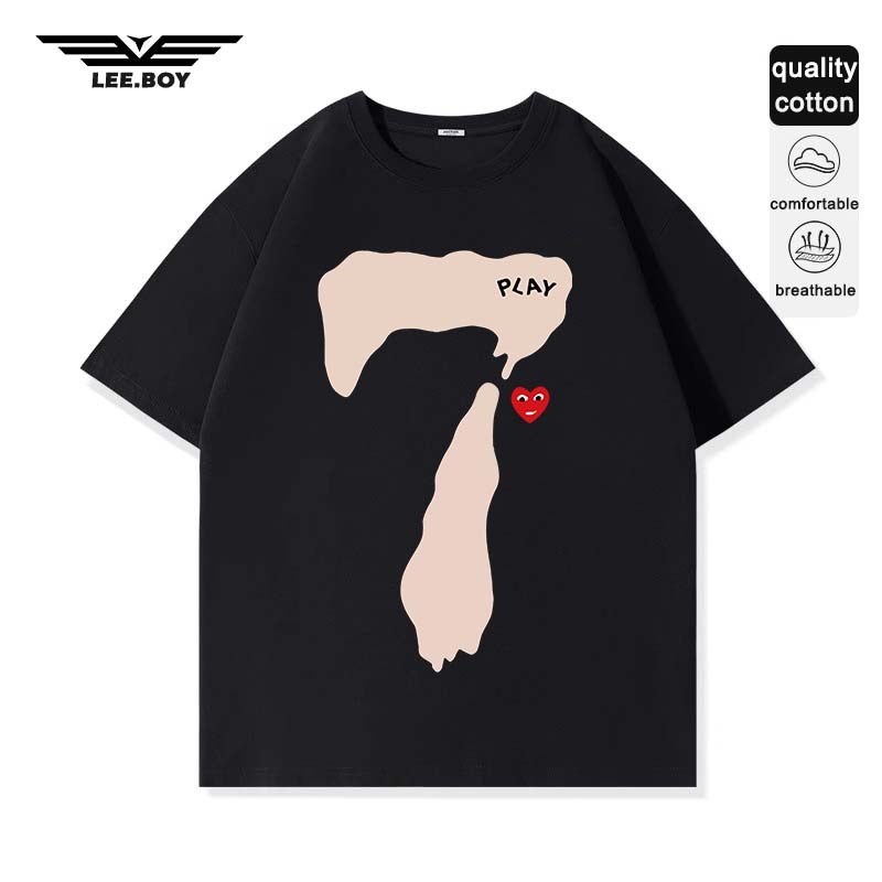 เสื้อผู้ชายเท่ๆ ผ้านุ่มยืดได้ใส่สบาย สกรีนลายสตรีทเท่ๆ Play แฟชั่นฤดูร้อน ไม่ยืดไม่ย้วย 4สีเลือกได้ ใหม่ พร้อมส่งในไทย