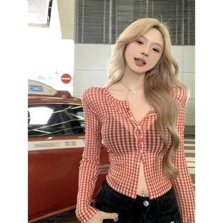 Elly พร้อมส่ง💗เสื้อคลุมแขนยาว💗คอวี สีแดงลายตาราง สไตล์สาวแซ่บ ทรงครอป เสื้อซีทรู กระดุมหัวใจ แมทซ์ได้ทุกลุค ลำลองผู้หญิง