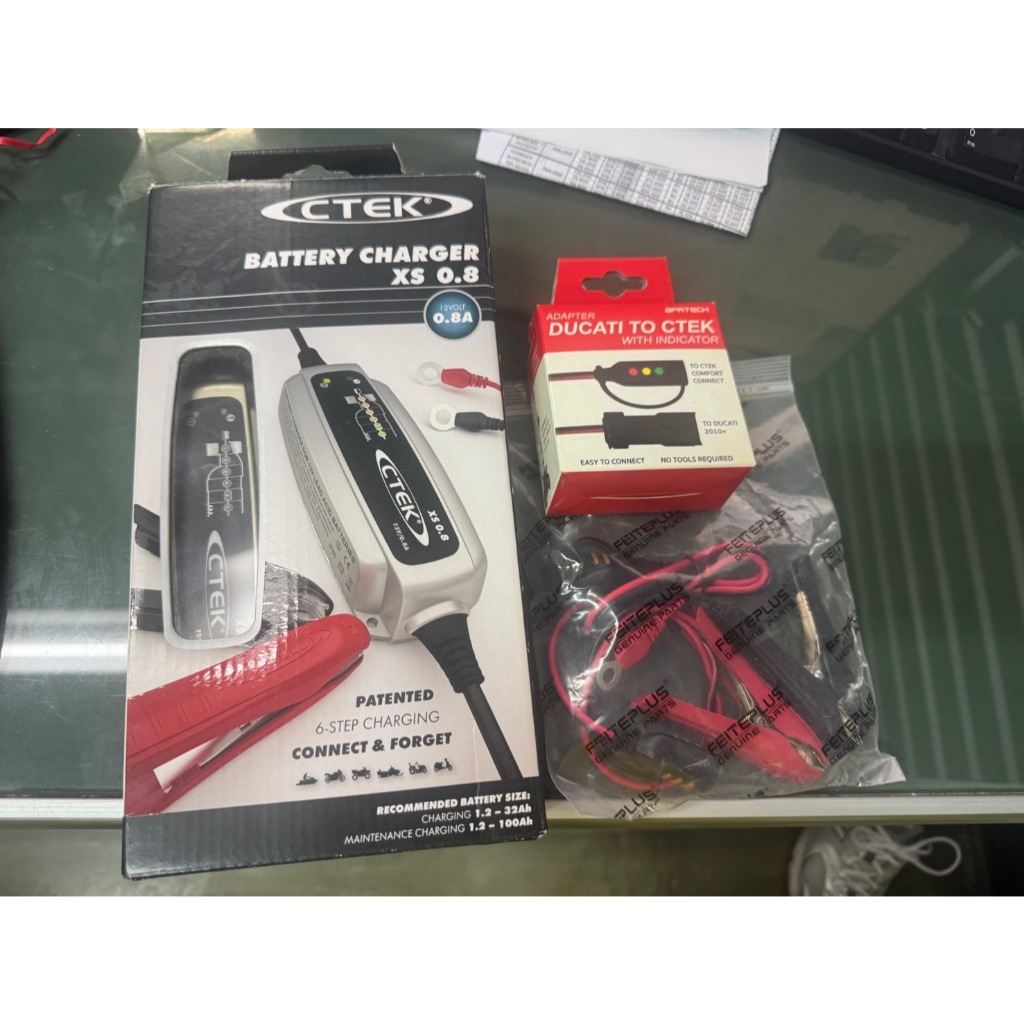 CTEK xs0.8 + Adaptor Ducati to CTEK