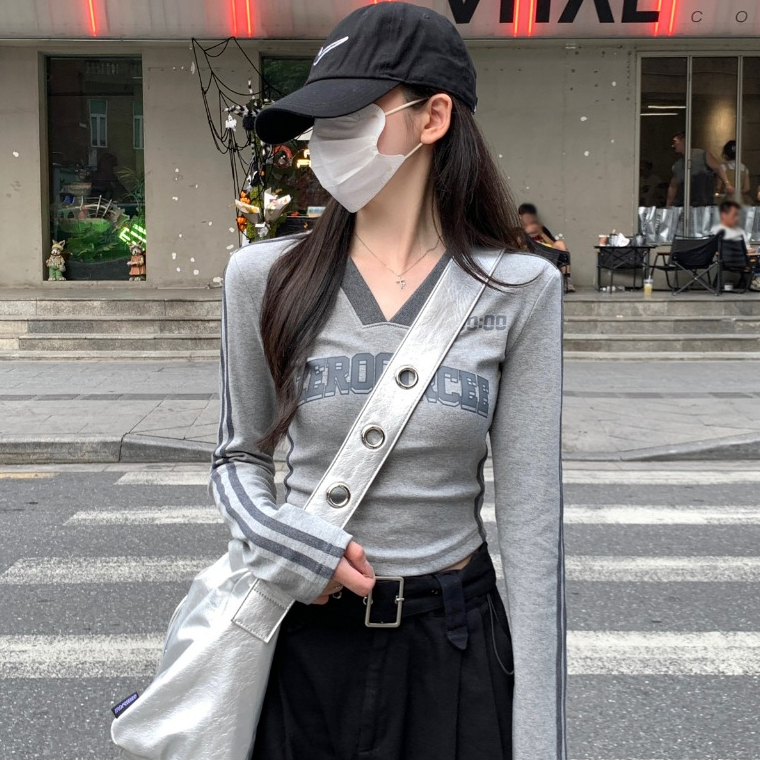 พร้อมส่งในไทย ** เสื้อแขนยาวเข้ารูปผ้ายืดตามตัว สกรีนลายด้านหน้า ผ้านิ่มใส่สบาย Y234 รูปที่ 6