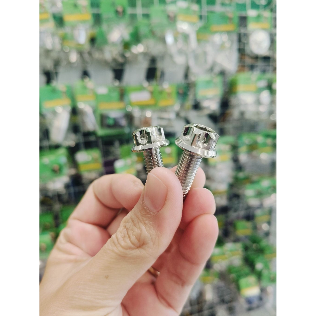 น้าคมน็อตซิ่ง น็อตยึดปั้มหน้า Lead125(หรีด125)เฟือง(ราคาต่อ1ชุด=2ตัว)