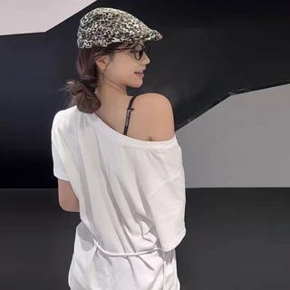 เสื้อยืดไหล่เฉียง ลายโบว์ ทรงหลวมใส่ง่ายสไตล์วินเทจ