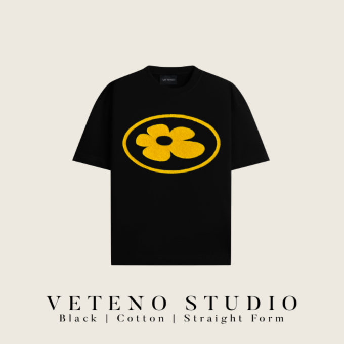CIRCLE DAISY EMB BLACK TSHIRT