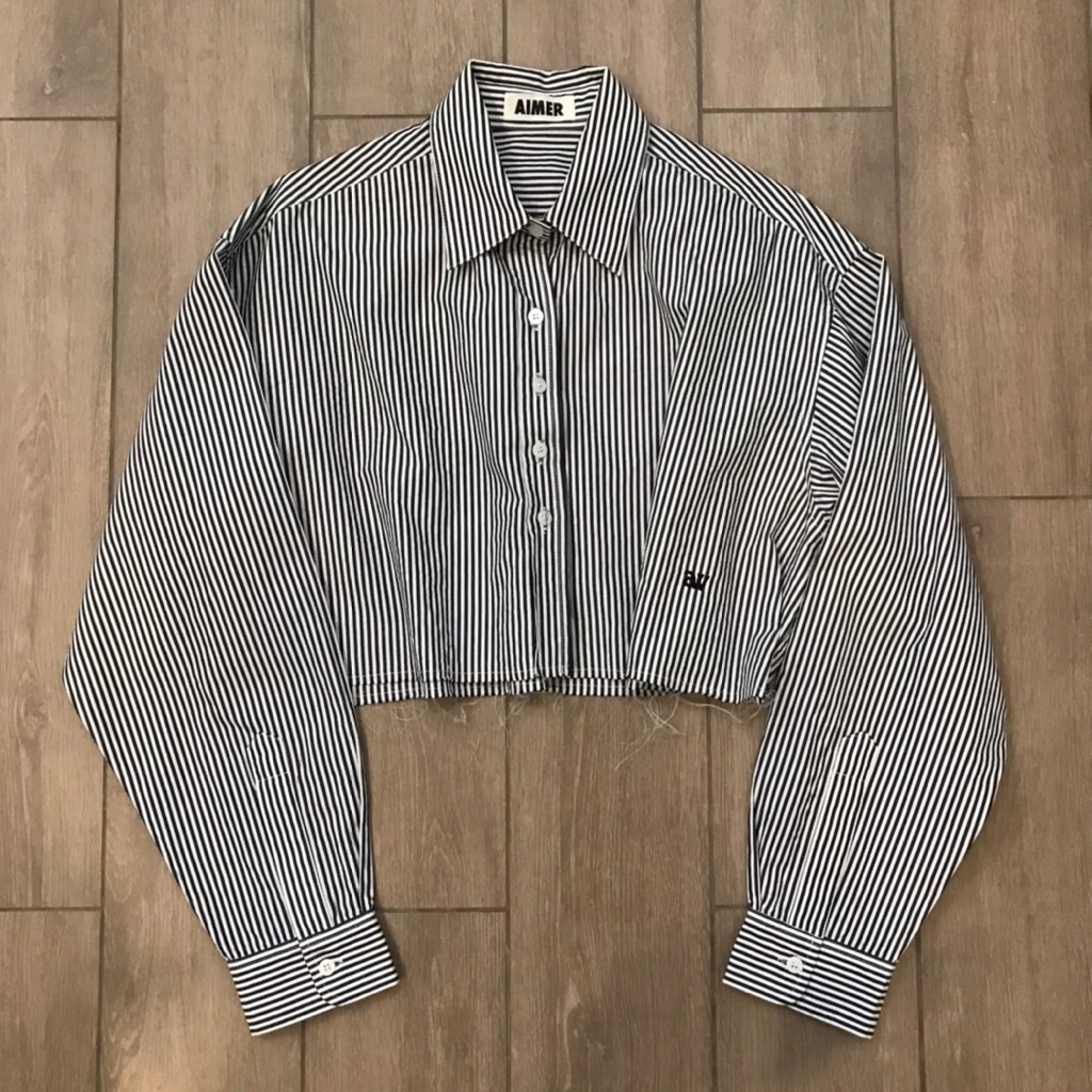 เสื้อ เสื้อเชิ้ต แบรนด์ aimer รุ่น essential crop shirt ของแท้ สีสวย หรูหรา แมตช์ชุดง่าย ตรงชายเสื้อ