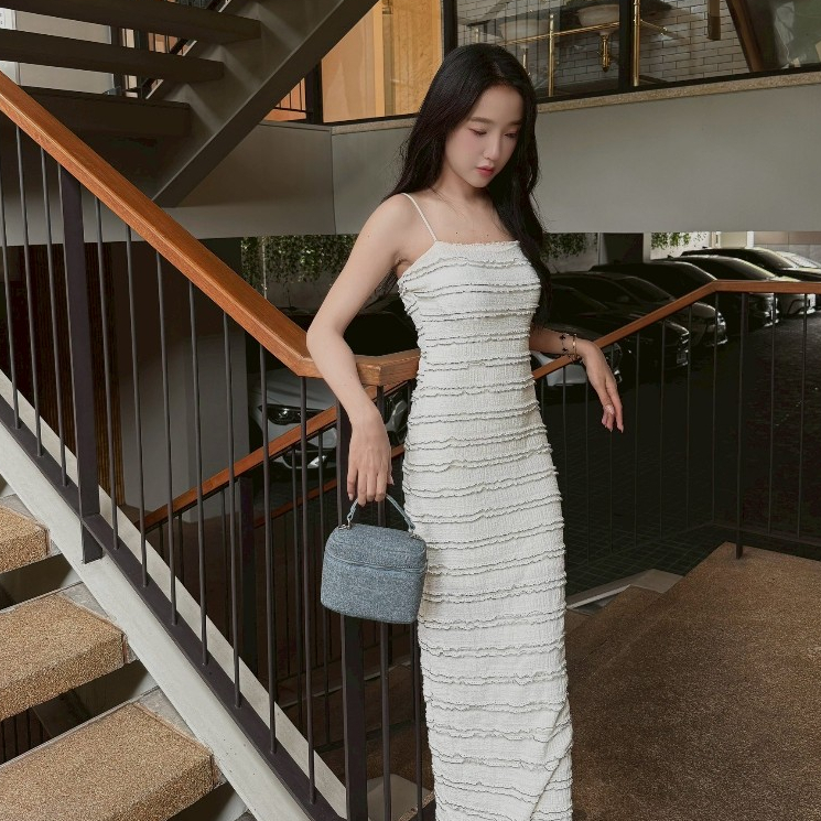 Haya dress - เดรสยาวสายเดี่ยว ผ้ายืดแต่งชั้นเล็กๆ เนื้อผ้าดี