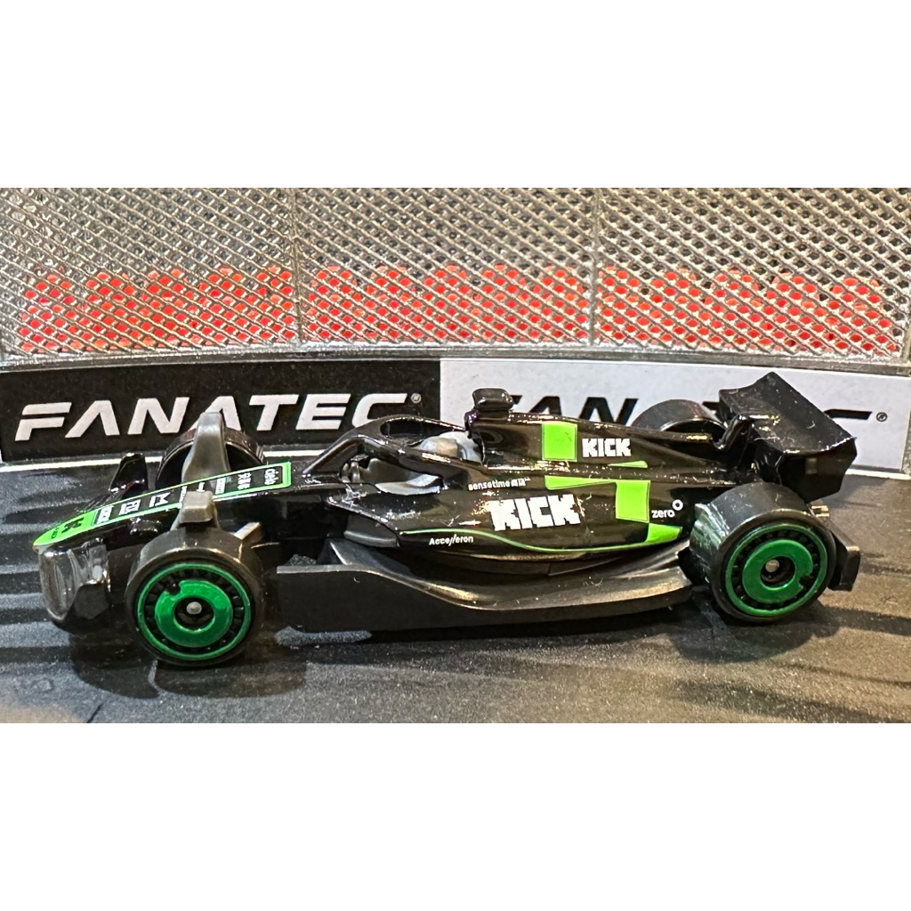 HOTWHEELS Stake F1 Team KICK Sauber Black รถแข่งสูท1 สีดำ