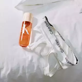 CALVIN KLEIN - Hair & Body Mist Perfume - Sheer Peach (236ml) คาลวิน ไคลน์ แฮร์ แอนด์ บอดี้ เพอร์ฟูม มิสท์ - เชียร์ พีช