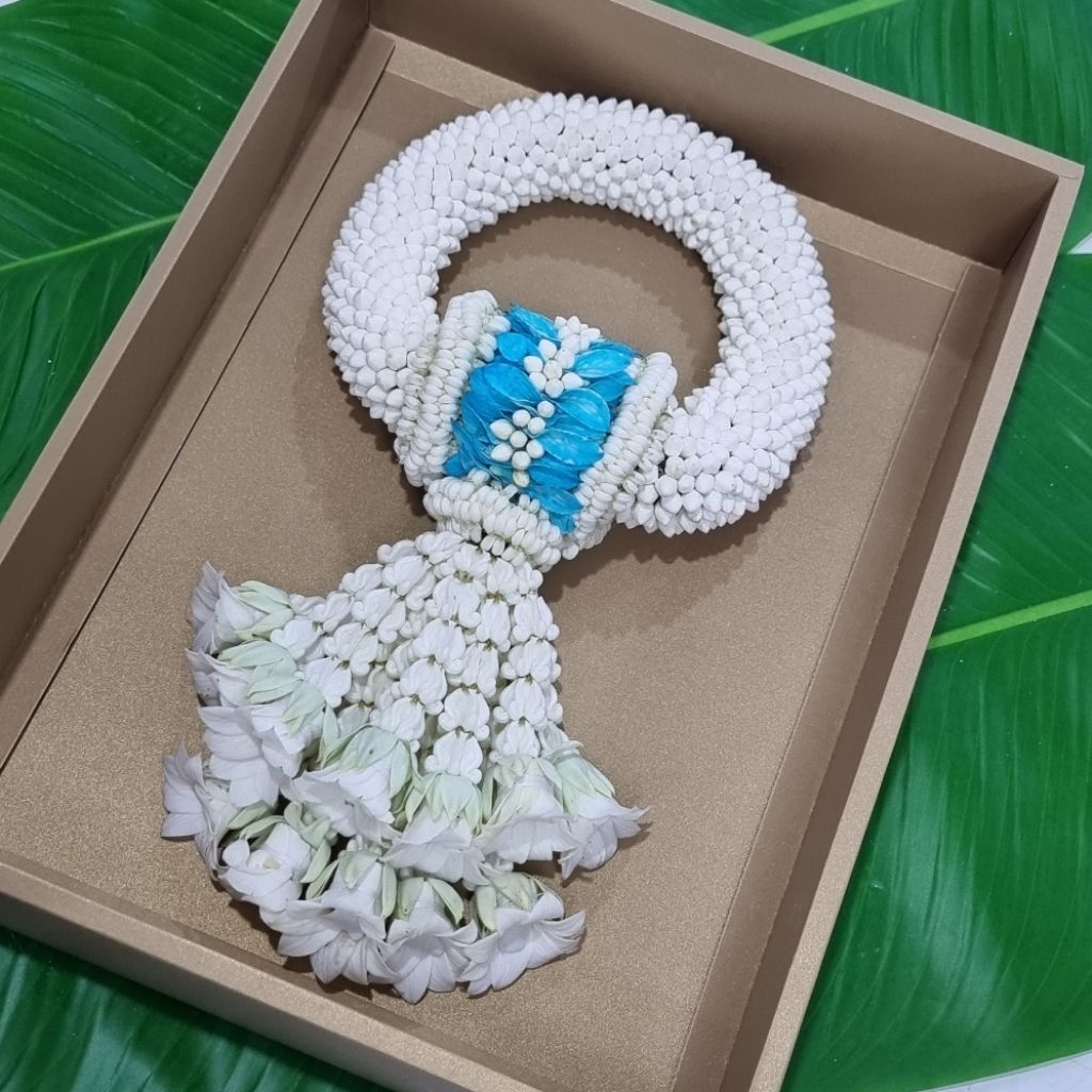 ส่งด่วนได้ค่ะ พวงมาลัยดอกไม้สด พวงมาลัยวันแม่ พวงมาลัยไหว้พระดอกไม้สดทั้งหมดค่ะ