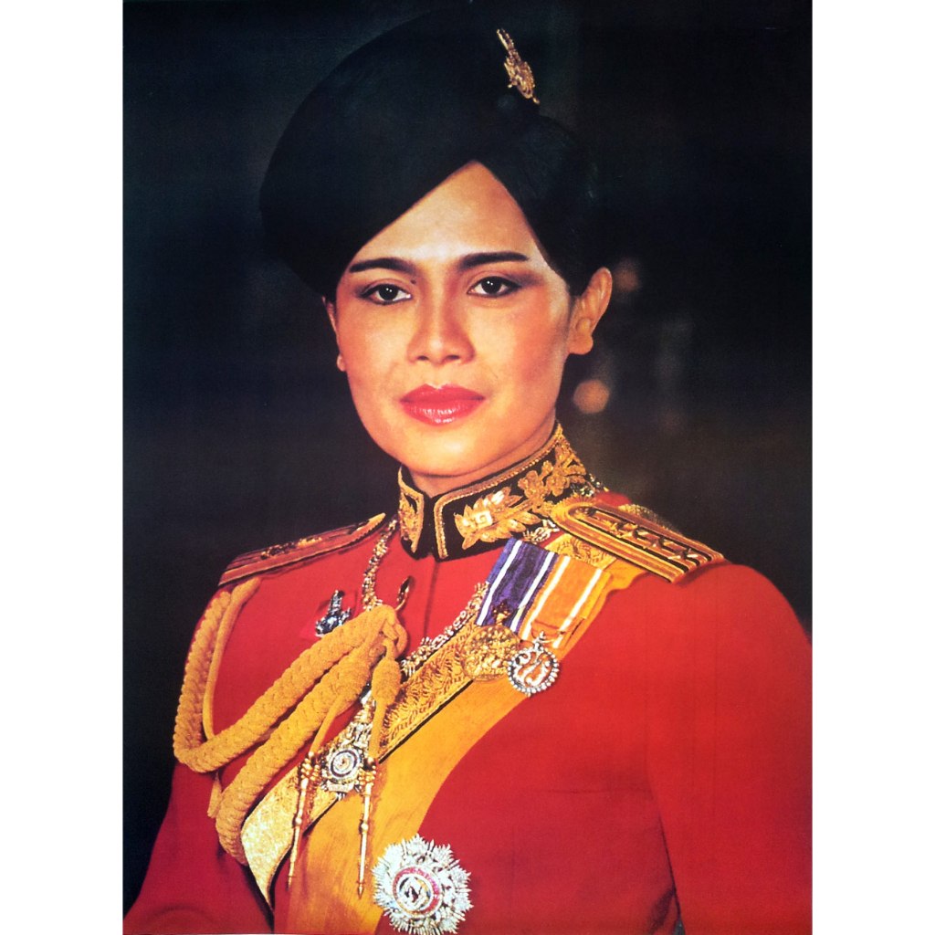 โปสเตอร์ รูปถ่าย พระพันปีหลวง ราชินี รัชกาลที่ 9 Queen Sirikit POSTER 77x107cm Thai Monarchy Photo S