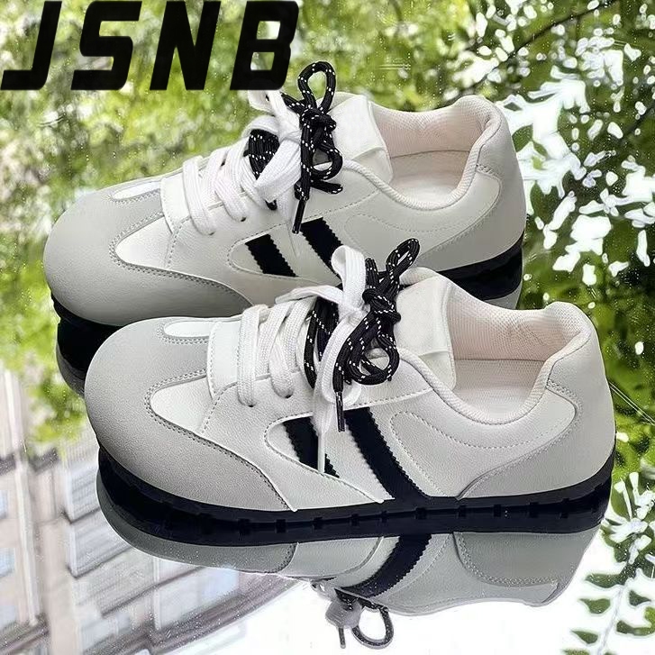 รองเท้าผ้าใบ คลาสสิก สีขาว 2 เส้น ผู้หญิง ไซส์ 36-42 เหมาะกับทุกโอกาส ผู้หญิง ใส่สบาย ทรงคลาสสิก ทนทาน เดินง่าย ราคาถูก