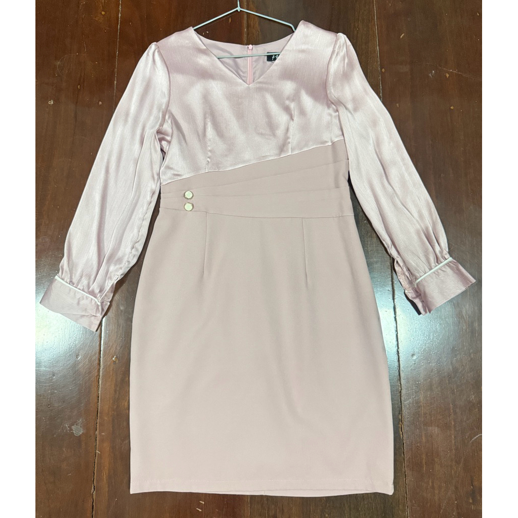 เดรสทำงาน ป้าย prawi  ไซต์L ใส่ครั้งเดียว ใหม่มาก