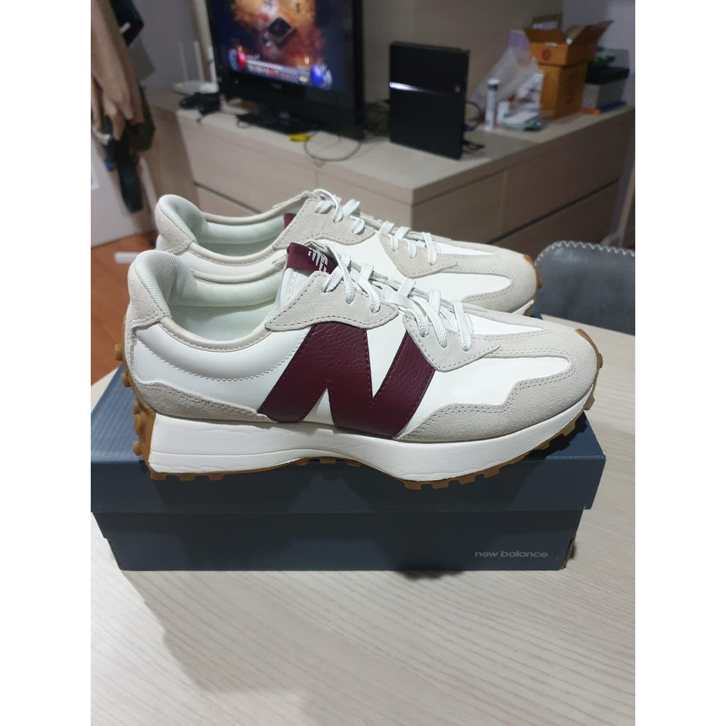 New balance 327 มือสองของแท้ผ่านการใส่ 2 ครั้ง