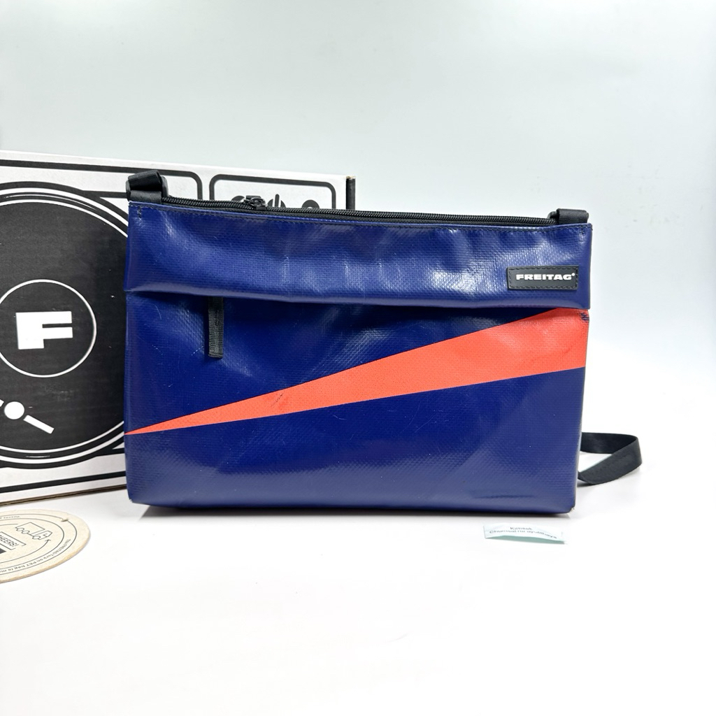 Freitag Lou ผ้าน้ำเงินแดง🔵🔴