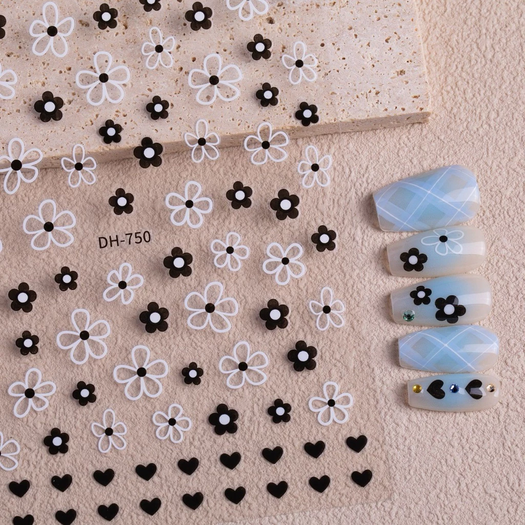 สติกเกอร์ติดเล็บลายดอกไม้ขาวดำ แบบ 3D แผ่นละ 9 บาท สินค้าพร้อมส่ง