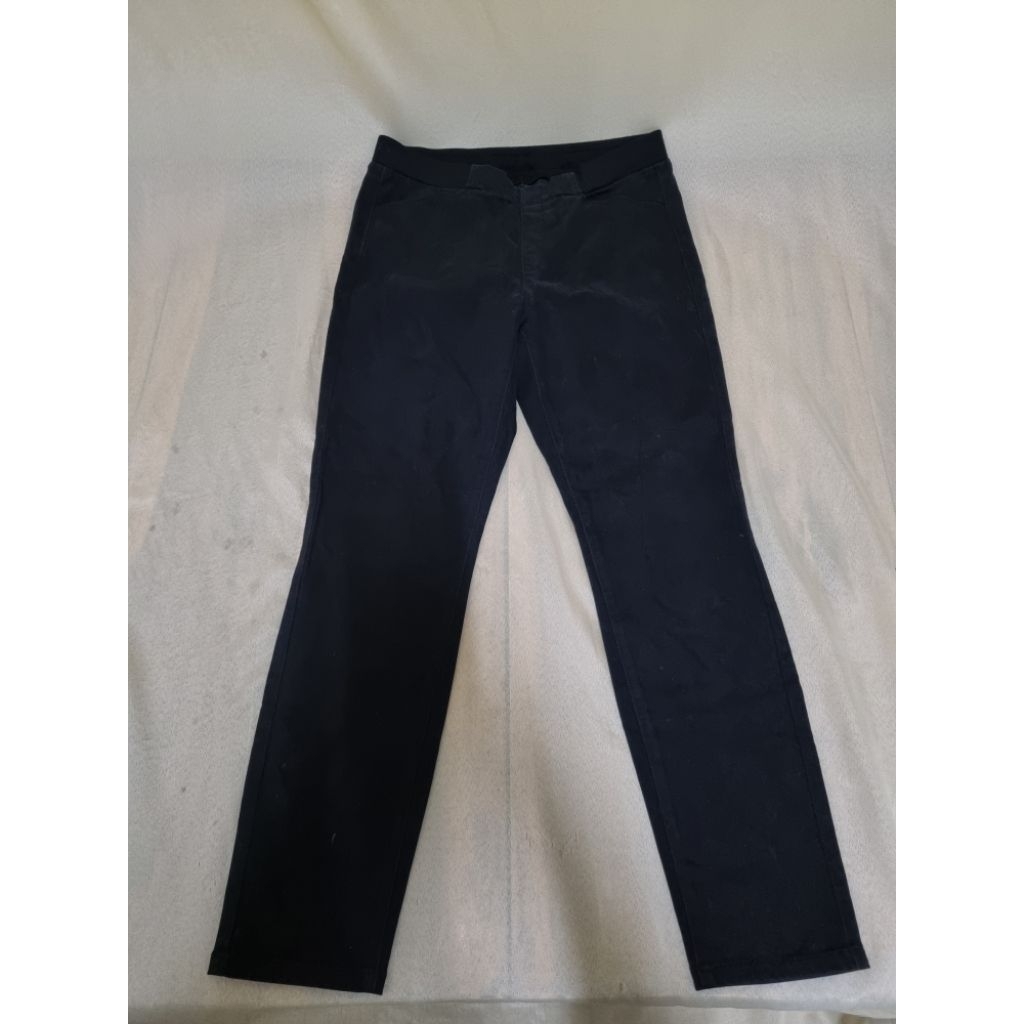 z18. กางเกงขายาว uniqlo heatech มือสองของแท้ สภาพ 90%