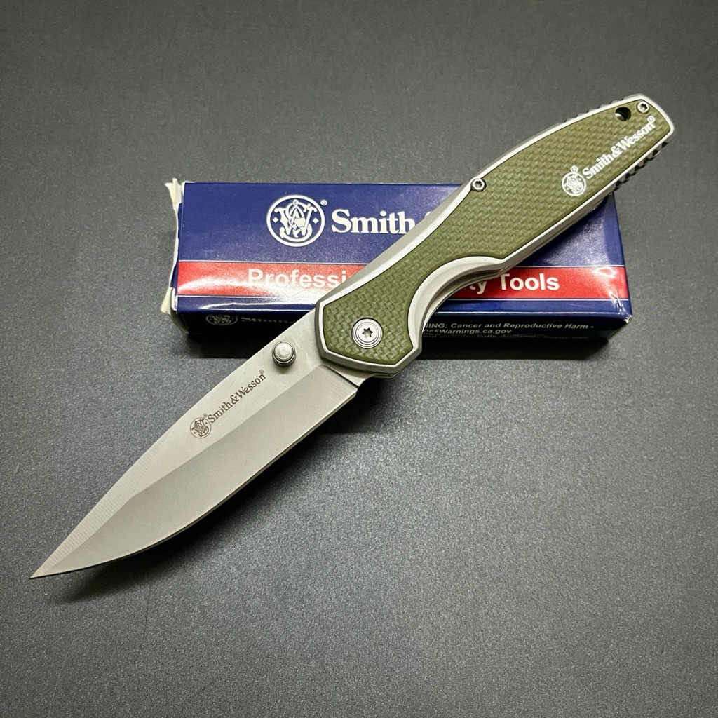 มีดพับ Smith&wesson มีดปลอกผลไม้ ใช้งานอเนกประสงค์ ใบมีดทำจากเหล็ก D2 แข็งแรงทนทาน มี 3 สีให้เลือก สินค้ามีพร้อมส่งครับ