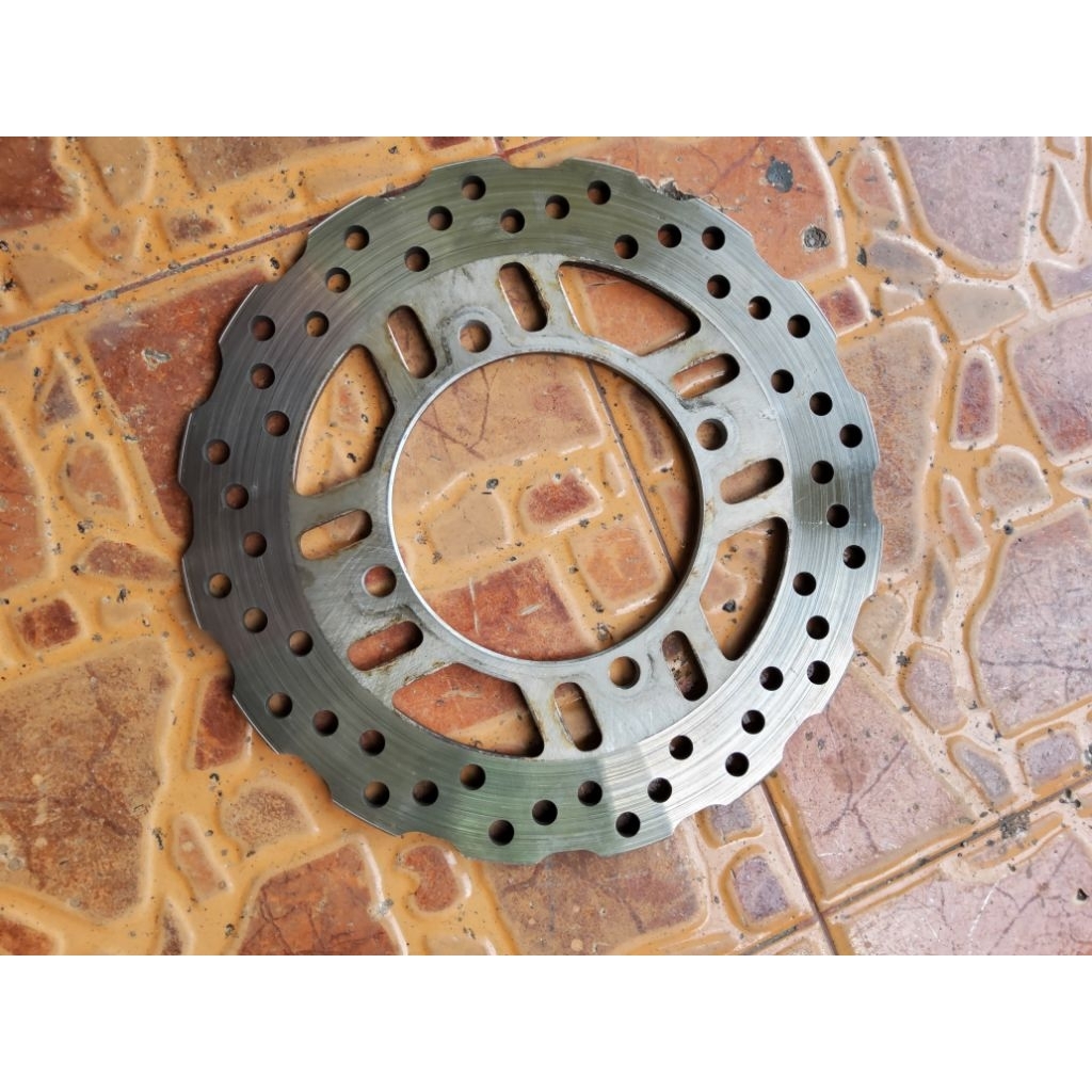 จานดิส z800 z1000 versys 1000 zx14 (มือสอง) หน้ายังเต็มๆ สภาพ 98% ใช้ส่วนลดจากโค๊ตได้ถึง 25%