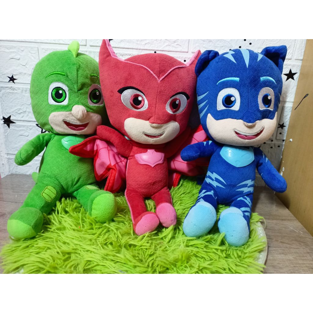 ตุ๊กตาPJ Masks  (ราคานี้ให้ทั้งหมด3ตัวเลยค่ะ) ตุ๊กตาเหล่านี้มีขนาดประมาณ 15นิ้ว