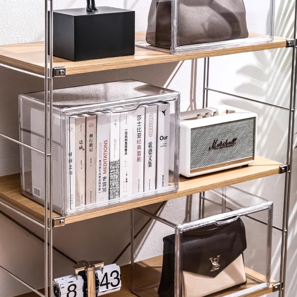 กล่องเก็บของแบบใส กล่องใส่กระเป๋า กล่องใส่หนังสือ ความจุขนาดใหญ่ ของแต่งห้อง วัสดุอะคริลิก มีหลายขนาด ประตูแม่เหล็ก