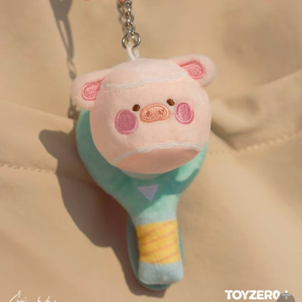 ส่งจากไทย  LuLu The Piggy Tennis Collection หมูลูลู่ กระเป๋า ลูกเทนนิส ตุ๊กตาห้อยกระเป๋า ผ้าเช็ดเหงื่อ ของขวัญ 46190 ราคา ถูกที่สุด ดีลบีเคเค แกลเลอรีภาพที่ 7