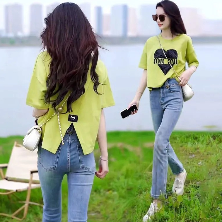 เสื้อครอปน่ารักสไตล์เกาหลี oversize เสื้อผ้าสาวอวบอ้วนไซส์ใหญ่ เสื้อยืดสวยๆผู้หญิงกําลังฮิตใหม่ล่าสุด ผ่าด้านหลัง แฟชั่น