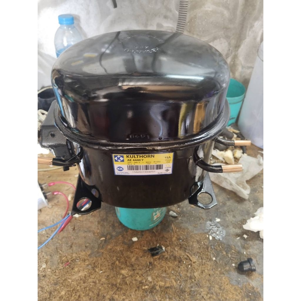 คอมตู้แช่AE 4440y ขนาด 1/2 HPน้ำยา r134 มือสองใช้กับตู้แช่ 2 ถึง 4 ประตู